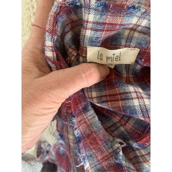 La Miel Button Down Frayed Flannel - Picture 11 of 13